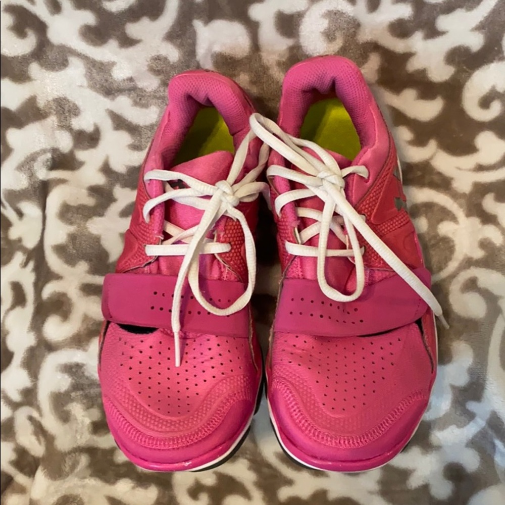 Pink Under Armour microG running shoes with Velcro - Picture 3 of 5